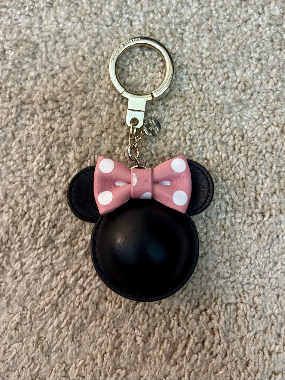 Disney x Kate Spade New York bag charm - Minnie Mouse w/ pink bow